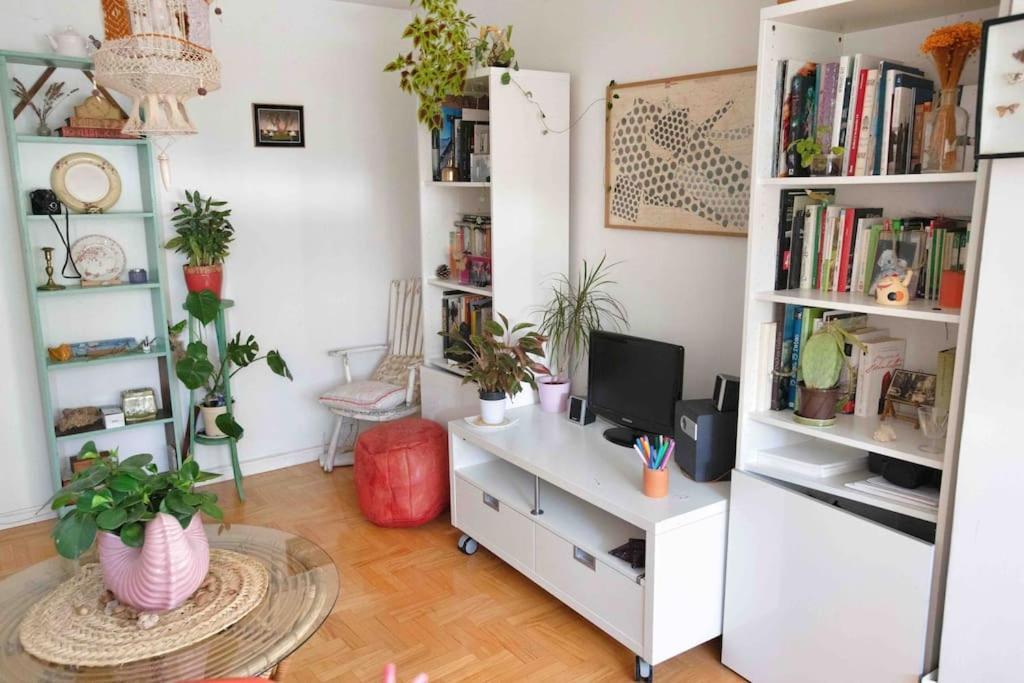 Piso Centrico, Bonito, Acogedor, Con Aire Acondicionado, Jardines Y Enfrente Piscina Municipal De Penuelas Мадрид Екстериор снимка