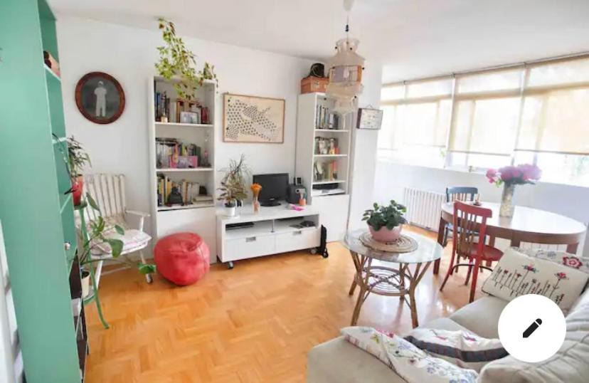 Piso Centrico, Bonito, Acogedor, Con Aire Acondicionado, Jardines Y Enfrente Piscina Municipal De Penuelas Мадрид Екстериор снимка